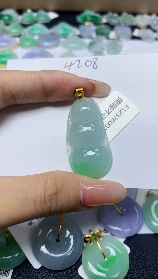 翡翠18K金镶嵌颈饰 天然缅甸翡翠A货