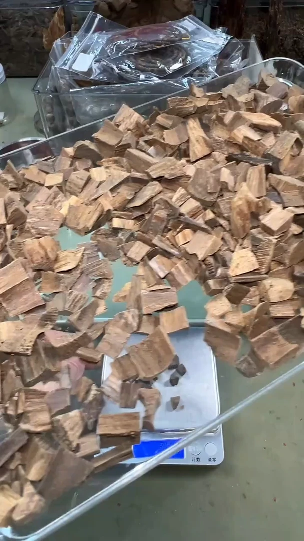 柬埔寨菩萨红土沉水碎料5g装