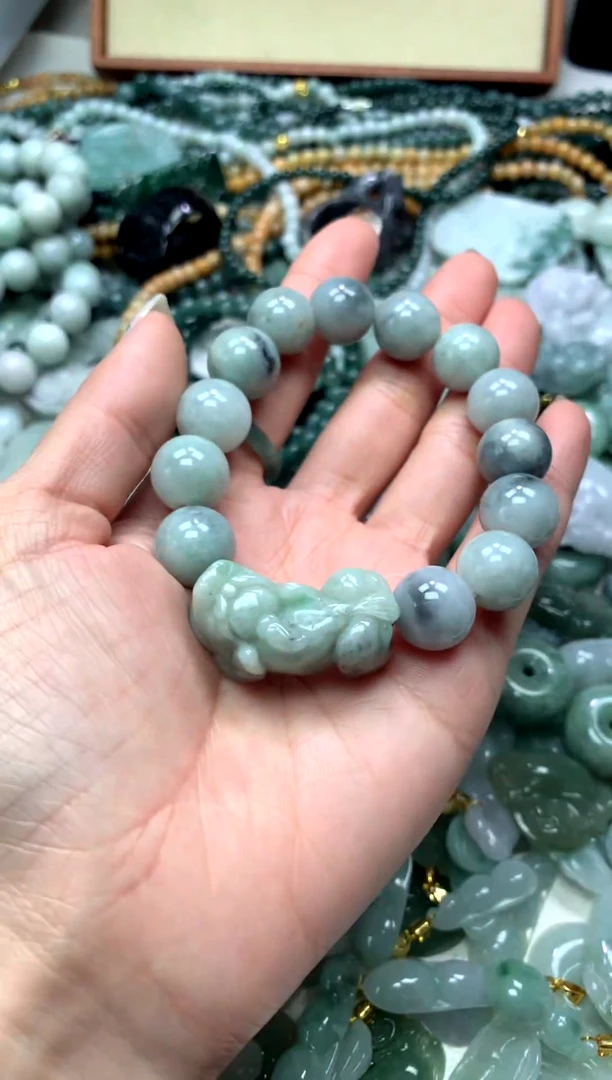 颈饰未镶嵌翡翠1