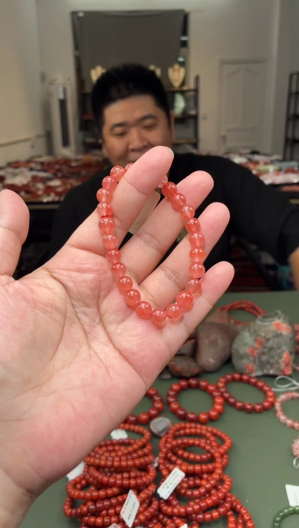 未镶嵌手串南红玛瑙单圈手串一条约7mm多样性发货