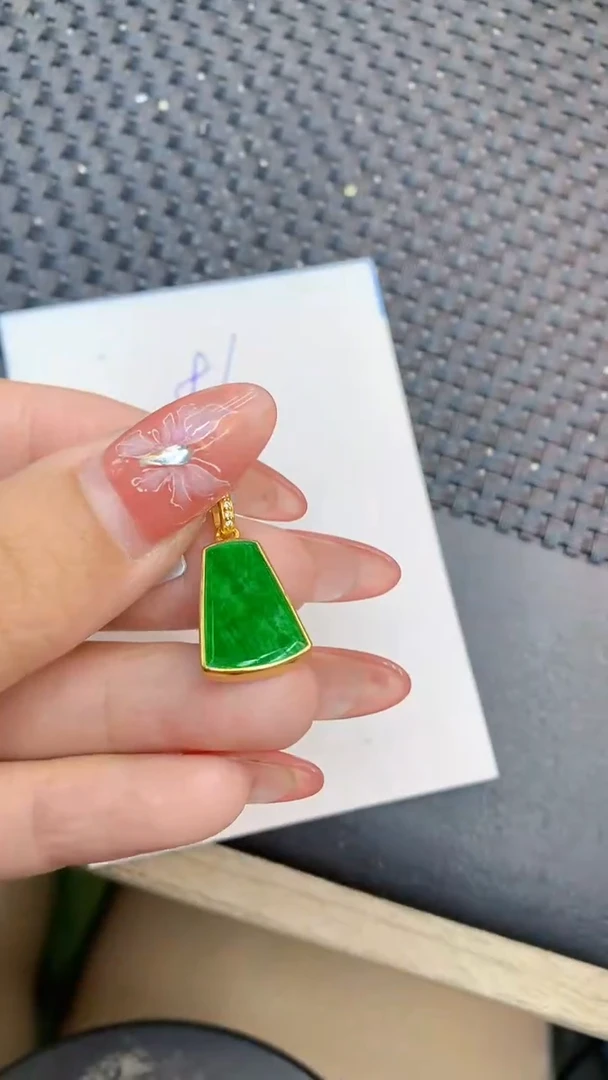 颈饰未镶嵌翡翠11