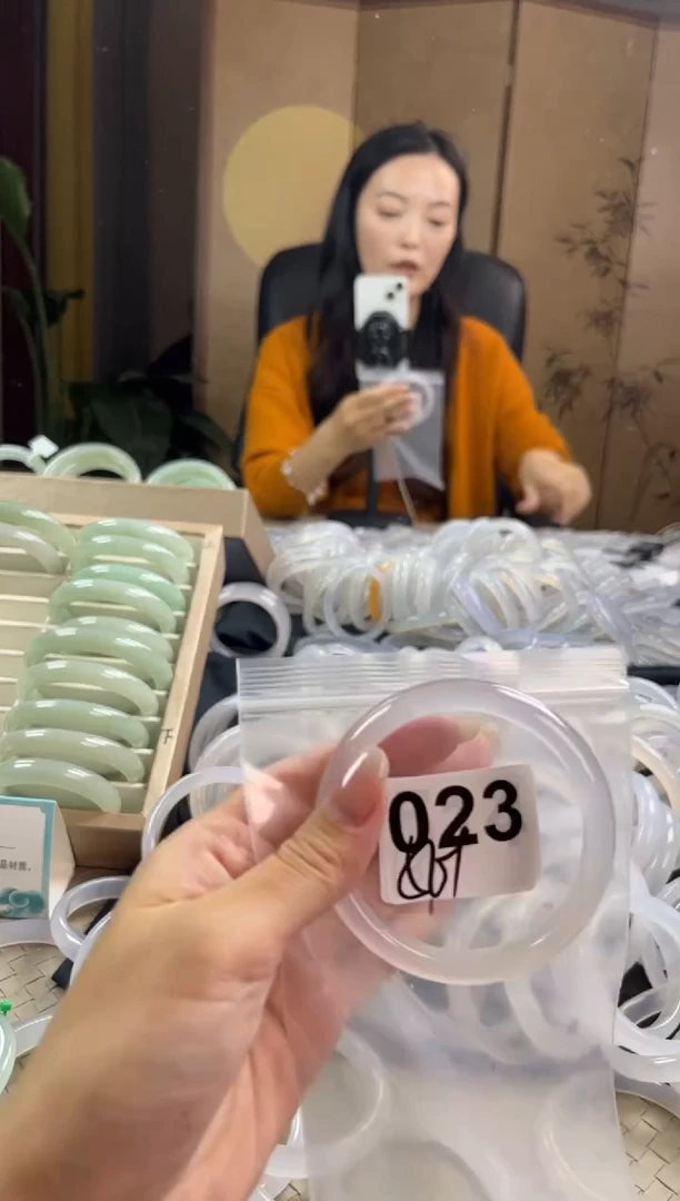 手镯玛瑙/玉髓未镶嵌023