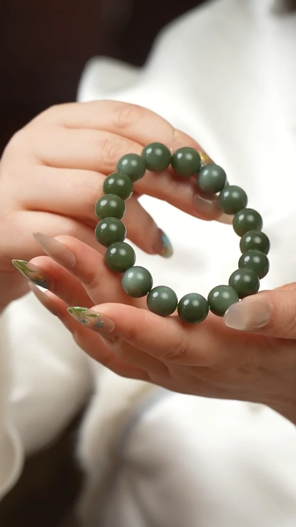 未镶嵌和田玉把件手串