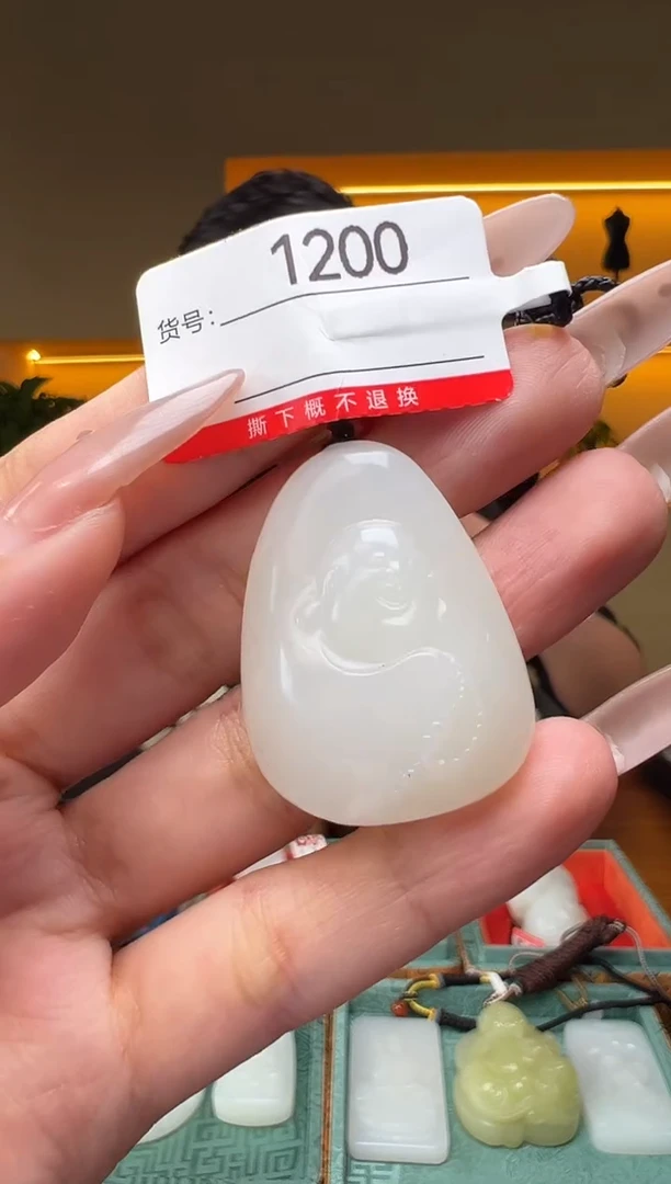 颈饰未镶嵌和田玉1