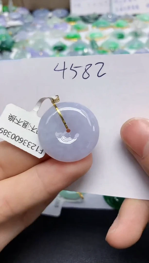 翡翠18K金镶嵌颈饰天然缅甸翡翠A货