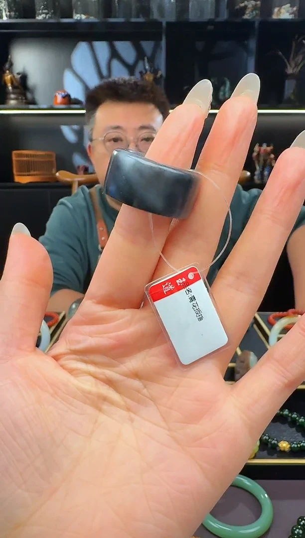 颈饰未镶嵌和田玉S****桐青花戒指