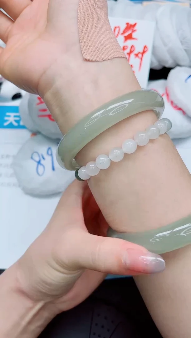 石英质玉手镯未镶嵌28-63.6