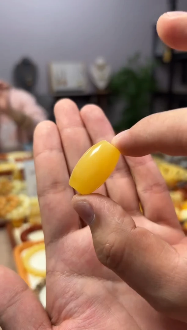 【闪购商品】蜜蜡裸石未镶嵌桶珠