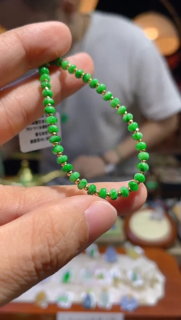 翡翠18K金镶嵌颈饰手链