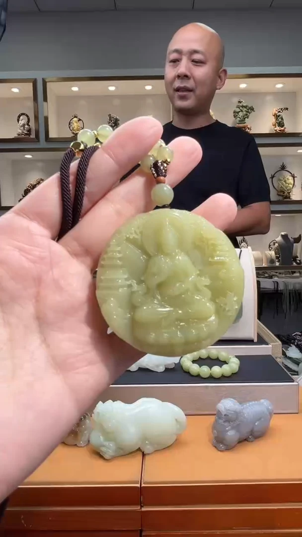 颈饰未镶嵌和田玉苏