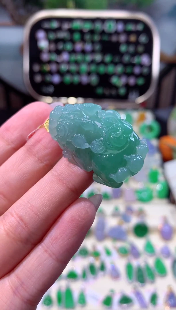 【闪购商品】翡翠颈饰18K金镶嵌缅甸天然A货翡翠