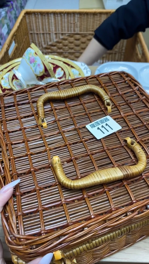 瓷片美****X隆莲瓷器欢迎大家