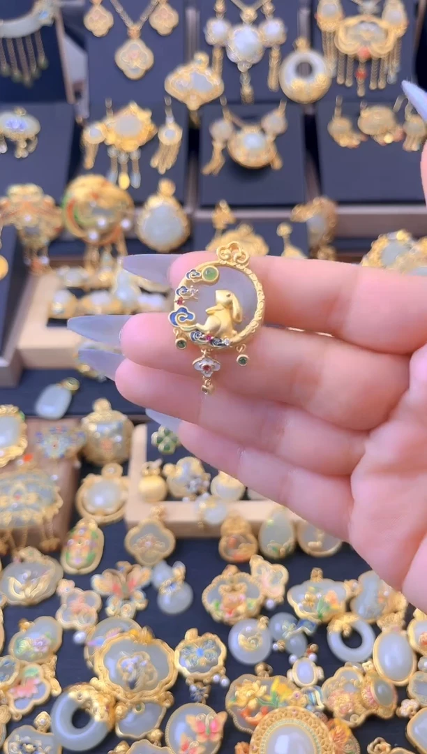 和田玉银S925镀金镶嵌颈饰兔子望月流苏吊坠