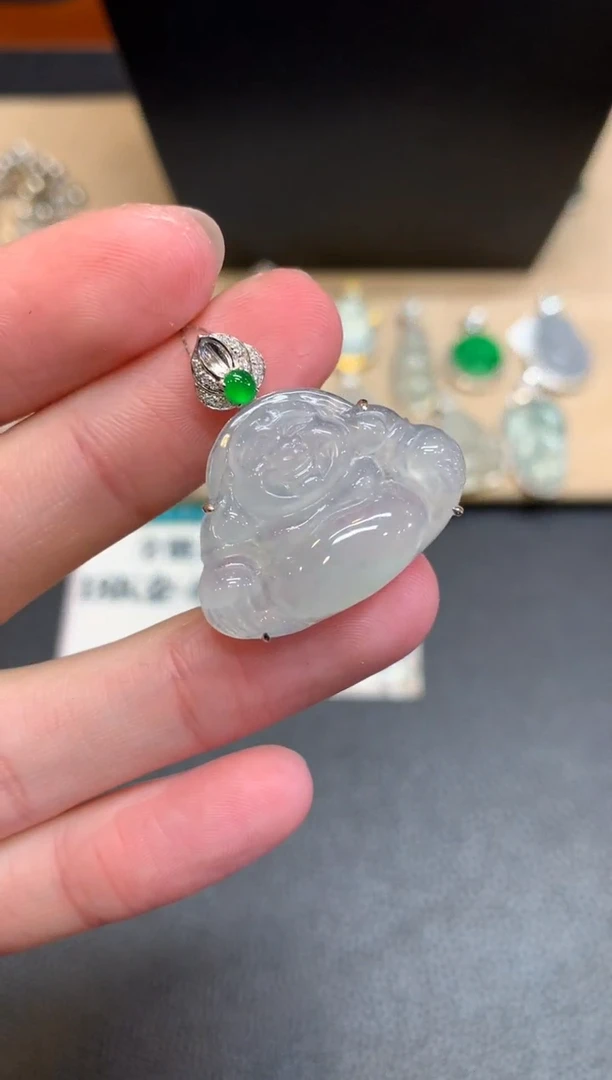 【闪购商品】翡翠颈饰18K金镶嵌佛公【无服务费】