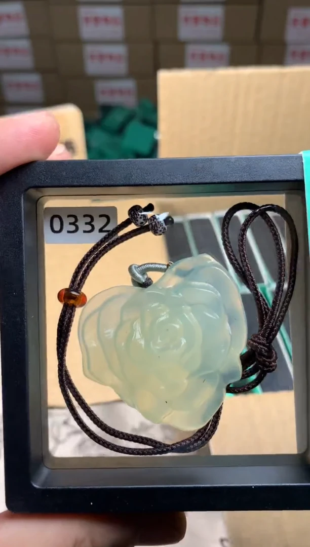 未镶嵌蛇纹石玉颈饰岫玉吊坠 天然岫玉 男女同款 带绳 无盒
