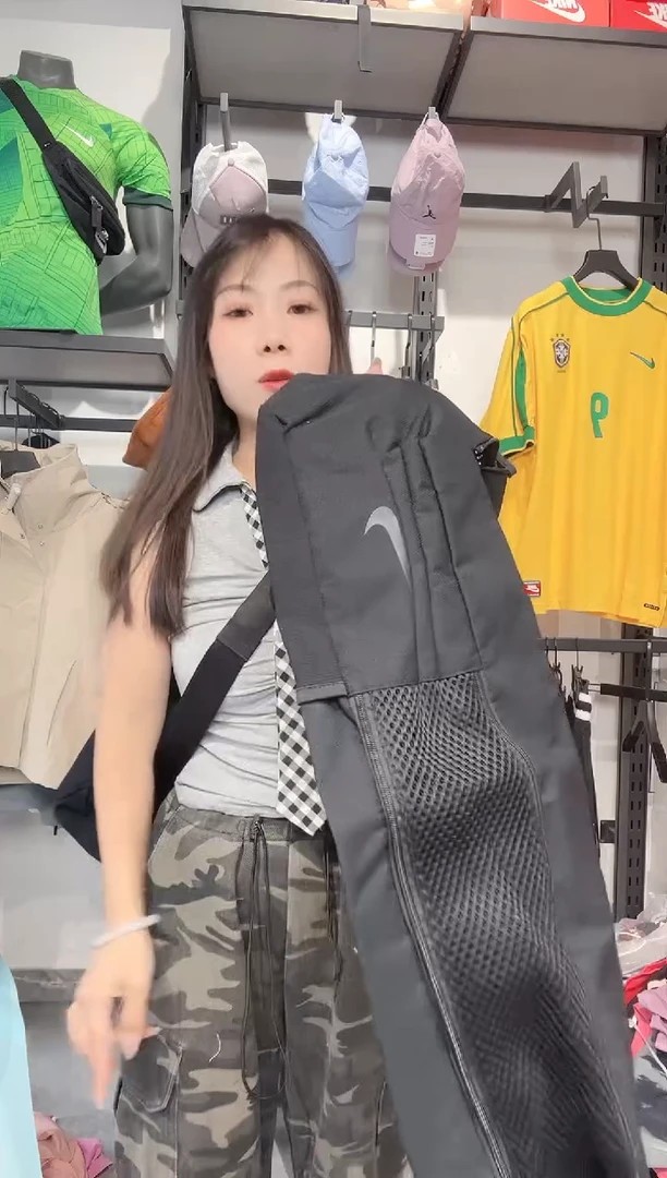 1173 编码 瑕疵款直播间过款为准 尺码