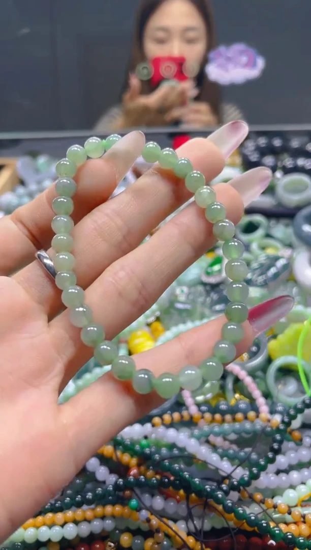 颈饰未镶嵌翡翠5MM/T/翡翠A货，一件也是批发价