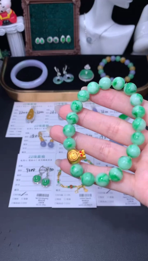 未镶嵌定制翡翠48小时鉴赏期 退货不扣服务费