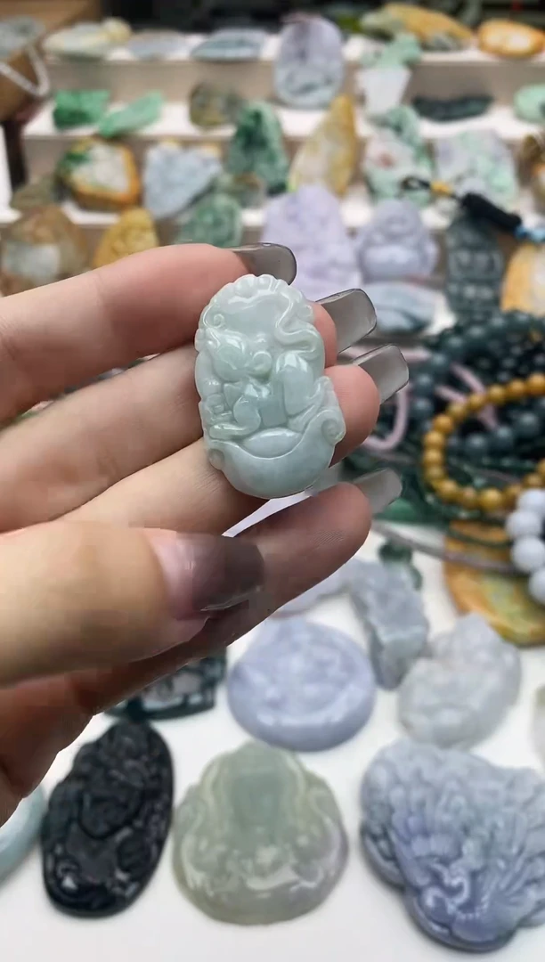颈饰未镶嵌翡翠1