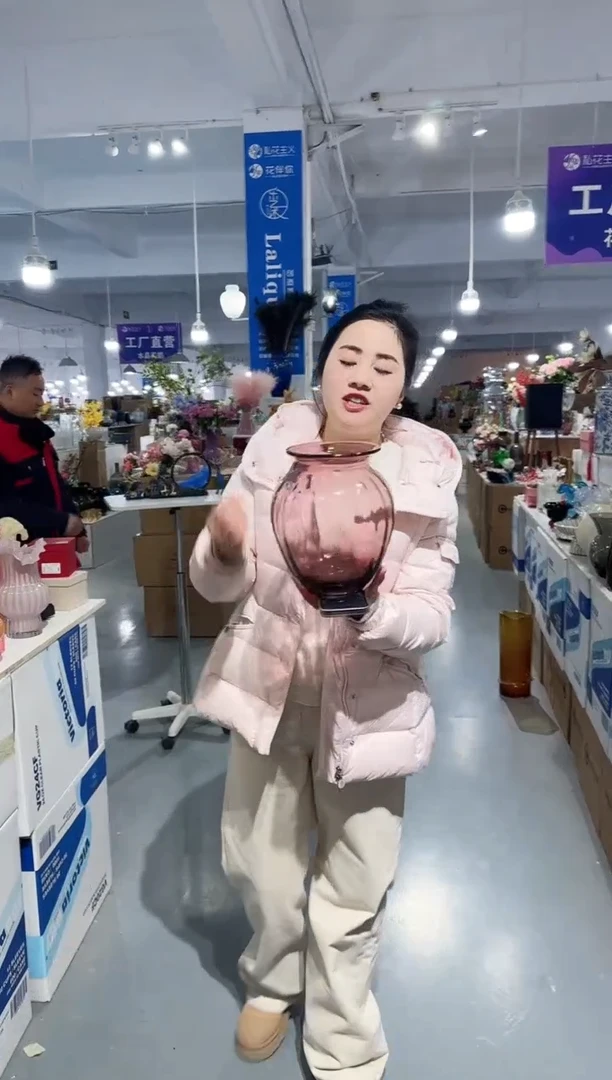 【闪购商品】玻璃安琪花瓶微瑕-MERD