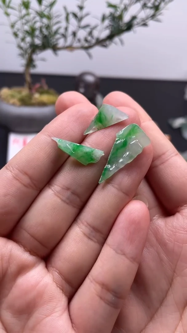 吊坠(不含链)未镶嵌翡翠缅甸天然翡翠，不包工