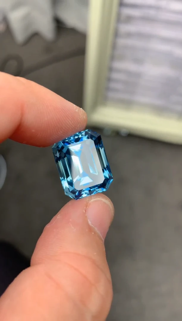 【闪购商品】海蓝宝石裸石未镶嵌23ct海蓝宝石