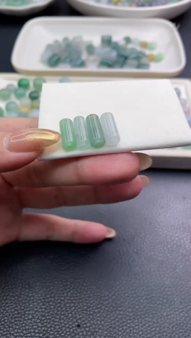 未镶嵌定制翡翠利*潘珠子