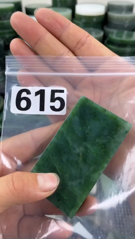 和田玉未镶嵌珠宝半成品牌子