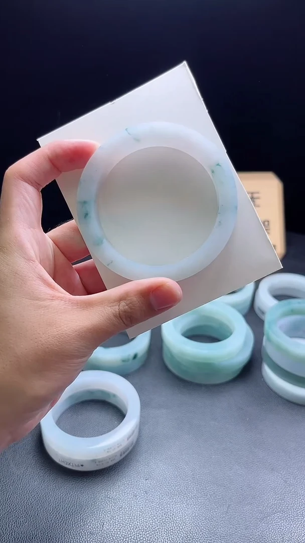 未镶嵌手镯定制翡翠千*定制