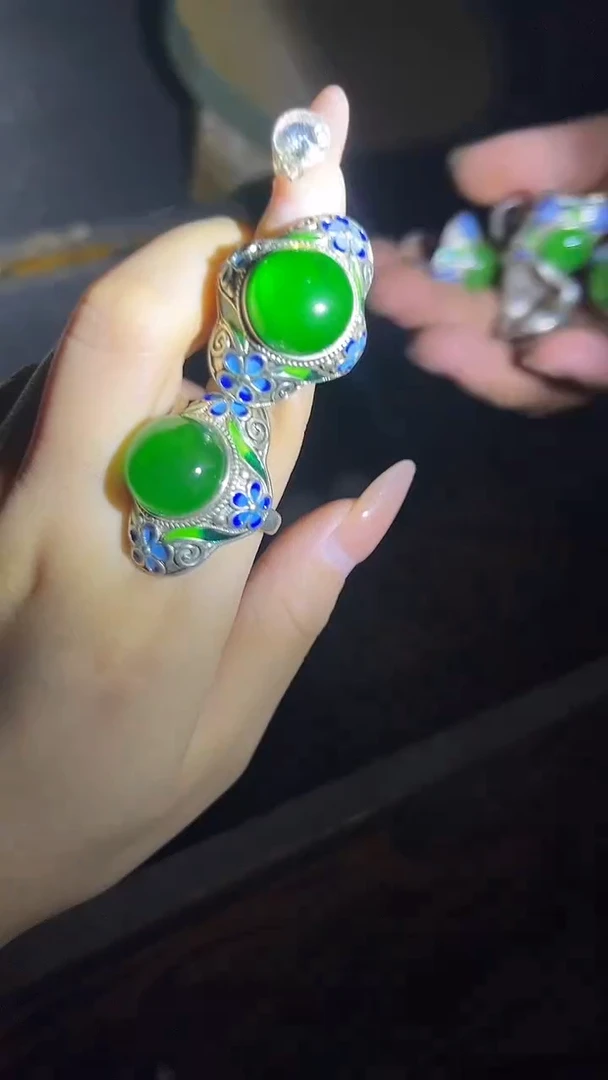 和田玉未镶嵌把件戒指.1件.绿