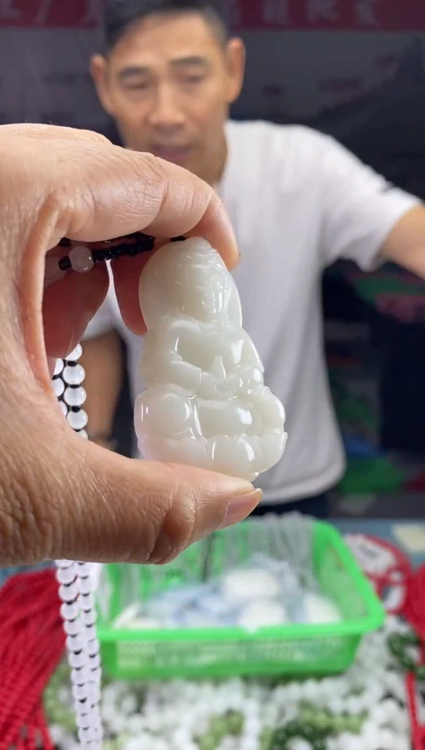 天然玉石未镶嵌颈饰