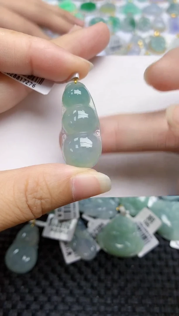 翡翠18K金镶嵌颈饰天然翡翠A货