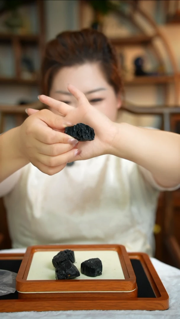 原石未镶嵌碧玺黑碧玺原石200g（4-6块）随机发