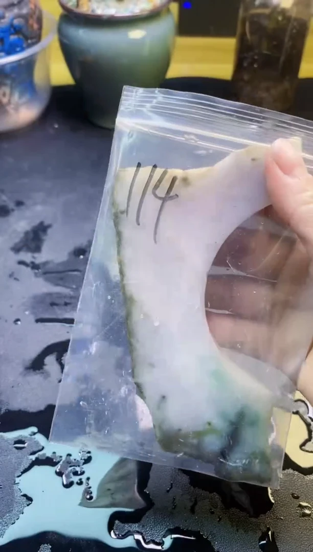 翡翠未镶嵌颈饰天然翡翠114
