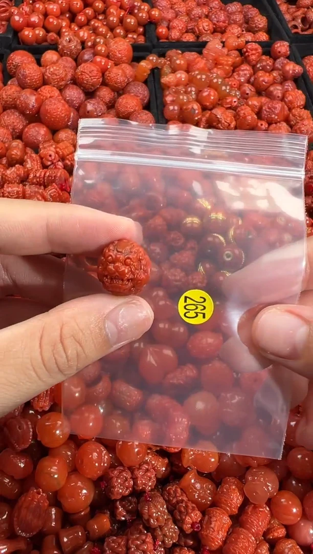 南红玛瑙未镶嵌颈饰1