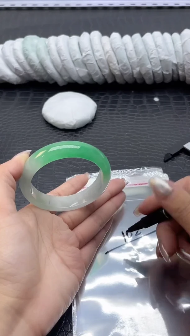 手镯所见即所得拍啥发啥102