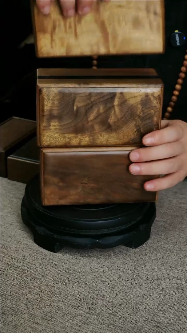 金丝楠俗***梦金丝楠木紫包金天地盖首饰盒