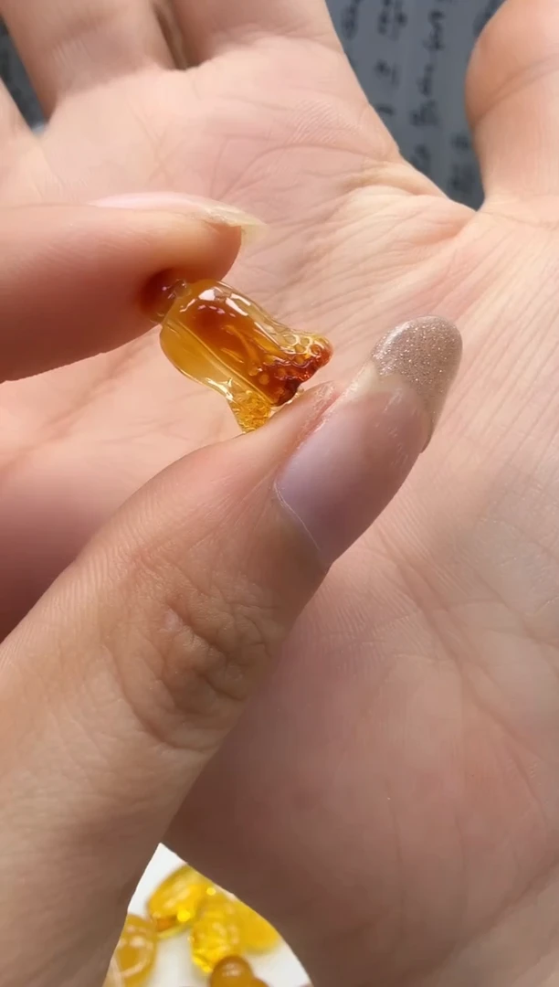 裸石琥珀未镶嵌如图