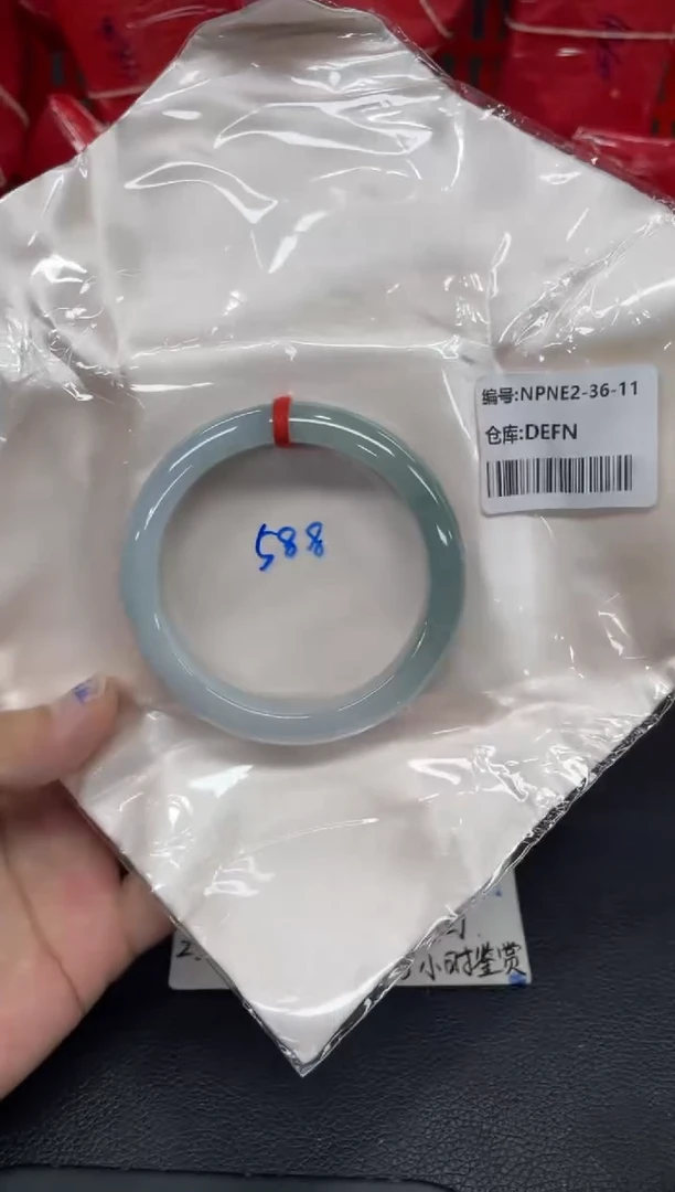 未镶嵌手镯翡翠翡翠手镯