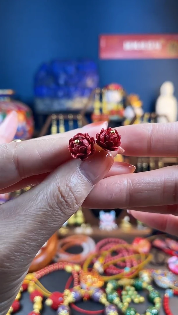 【闪购商品】红红莲花珐琅耳钉
