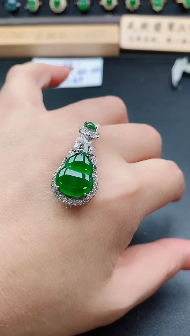 吊坠(赠链)银S925镶嵌翡翠1