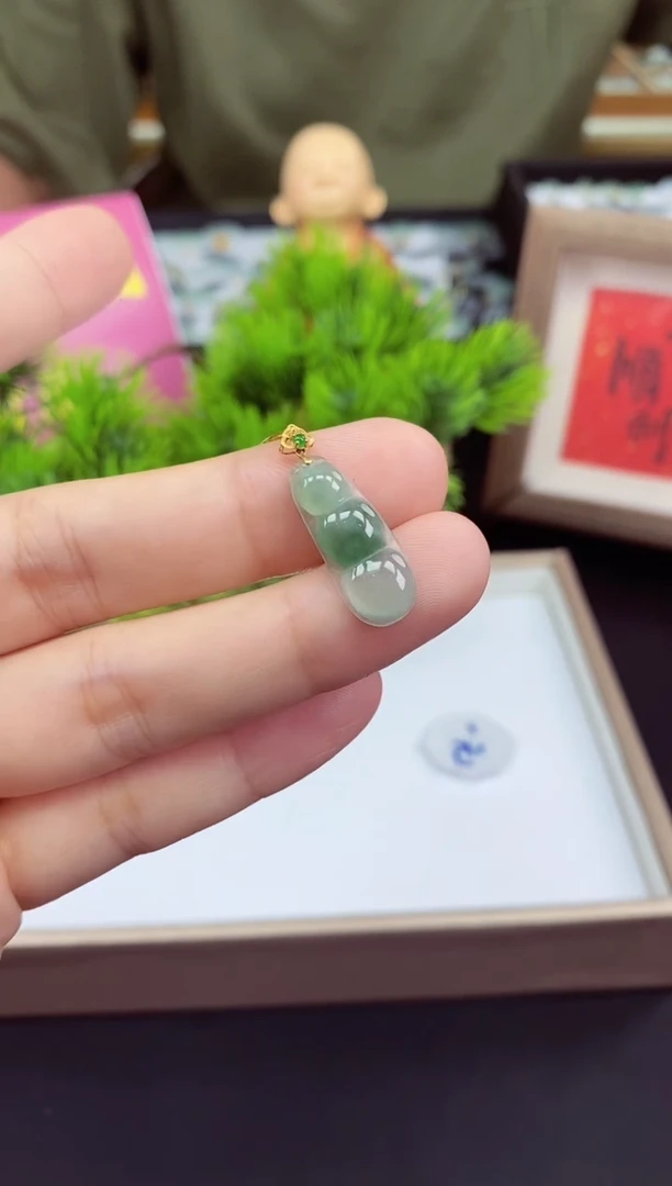 吊坠(不含链)18K金镶嵌翡翠豆子多样性发其一@@CMT