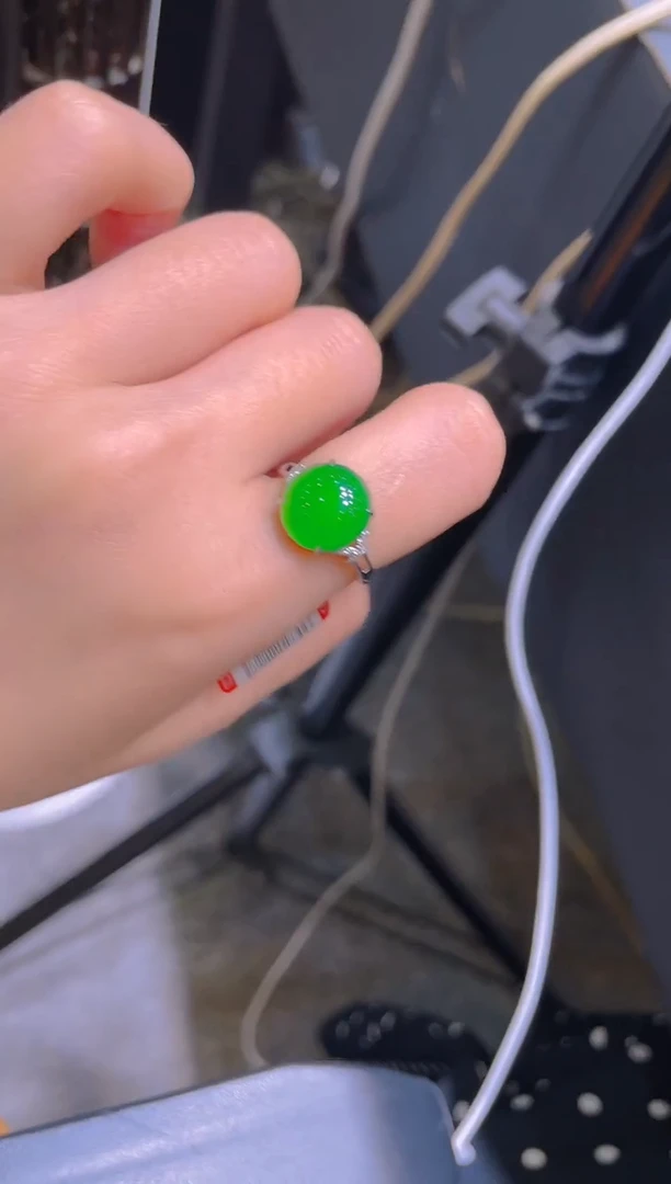 翡翠18K金镶嵌颈饰翡翠A132