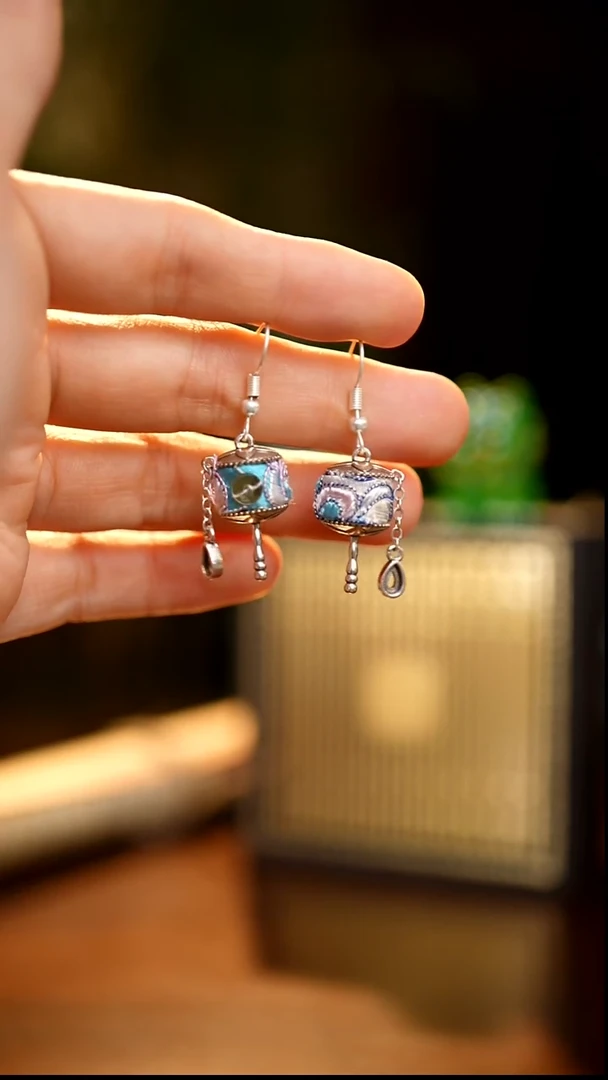 刺绣私人定制苗族手工Q485