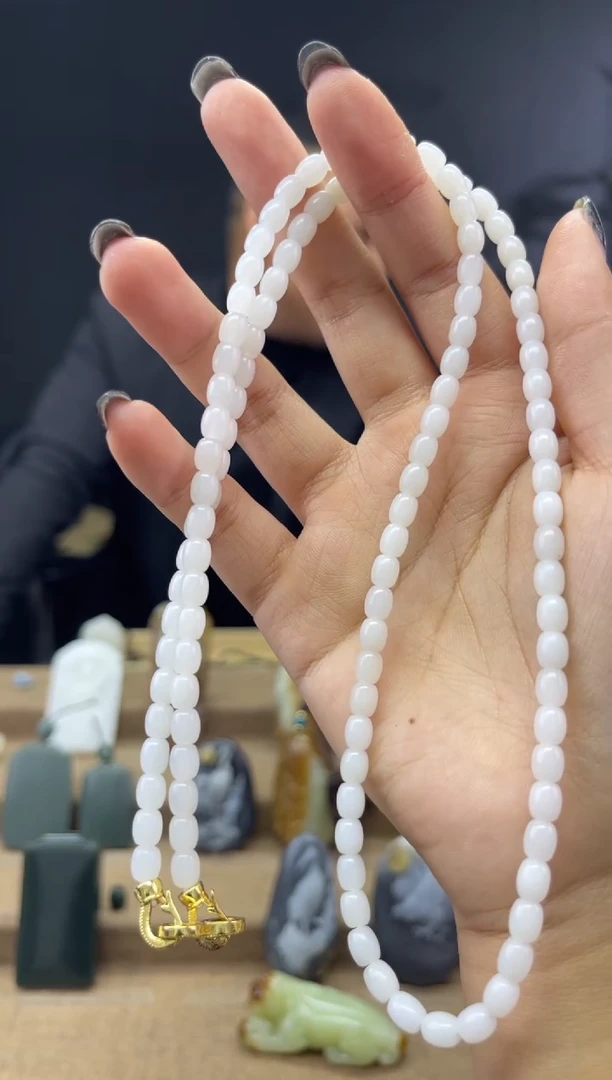 颈饰未镶嵌和田玉1