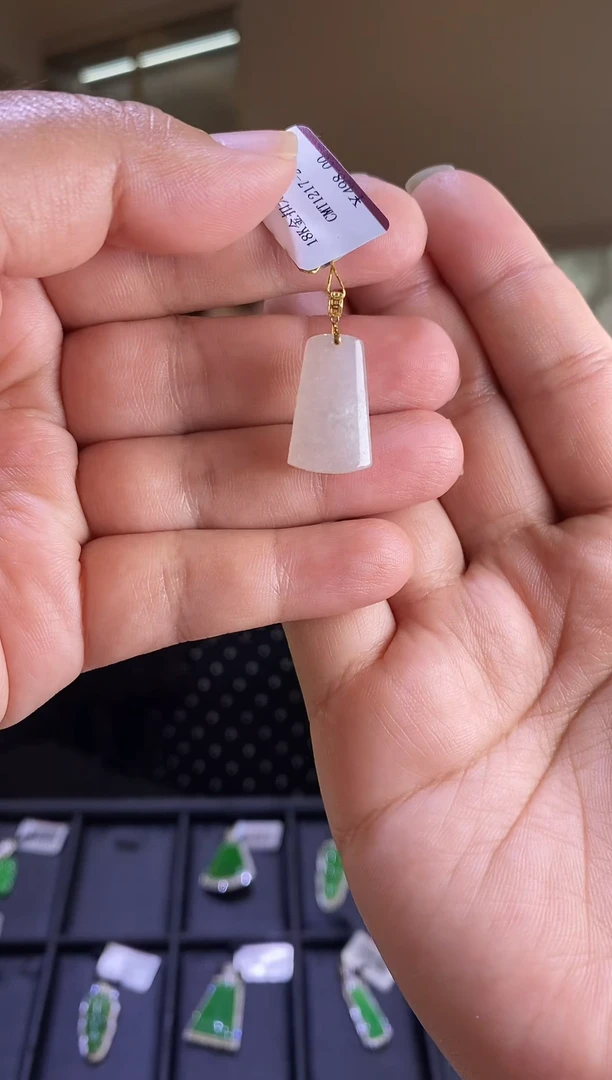 翡翠18K金镶嵌吊坠(不含链)无事牌多样性发其一@@CMT1217-2