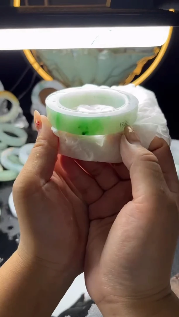 未镶嵌正圈定制翡翠正圈