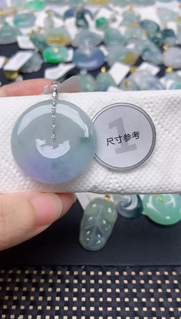 颈饰18K金镶嵌翡翠天然缅甸A货翡翠
