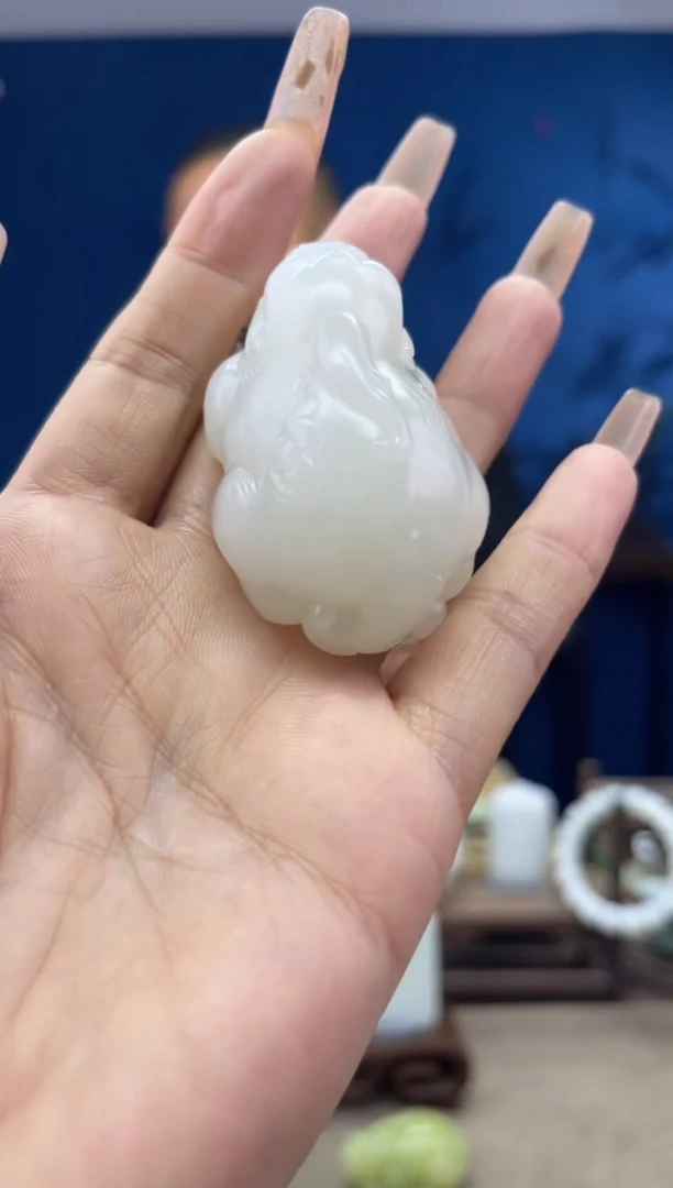 和田玉未镶嵌颈饰1