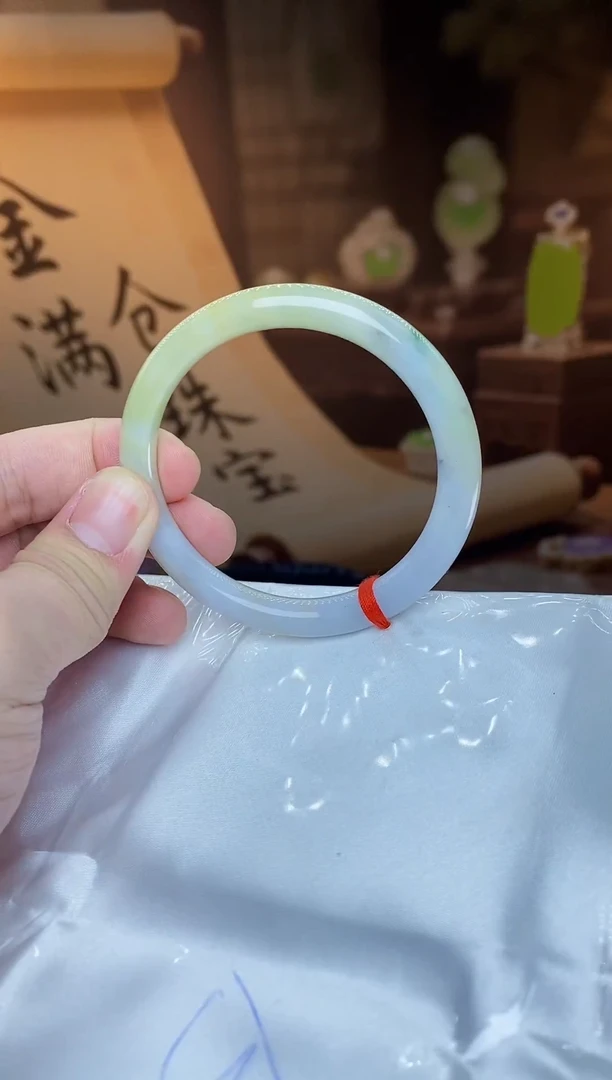 未镶嵌手镯翡翠手镯